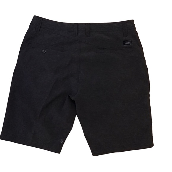 Volcom flat front shorts. Size 32. - Picture 4 of 9